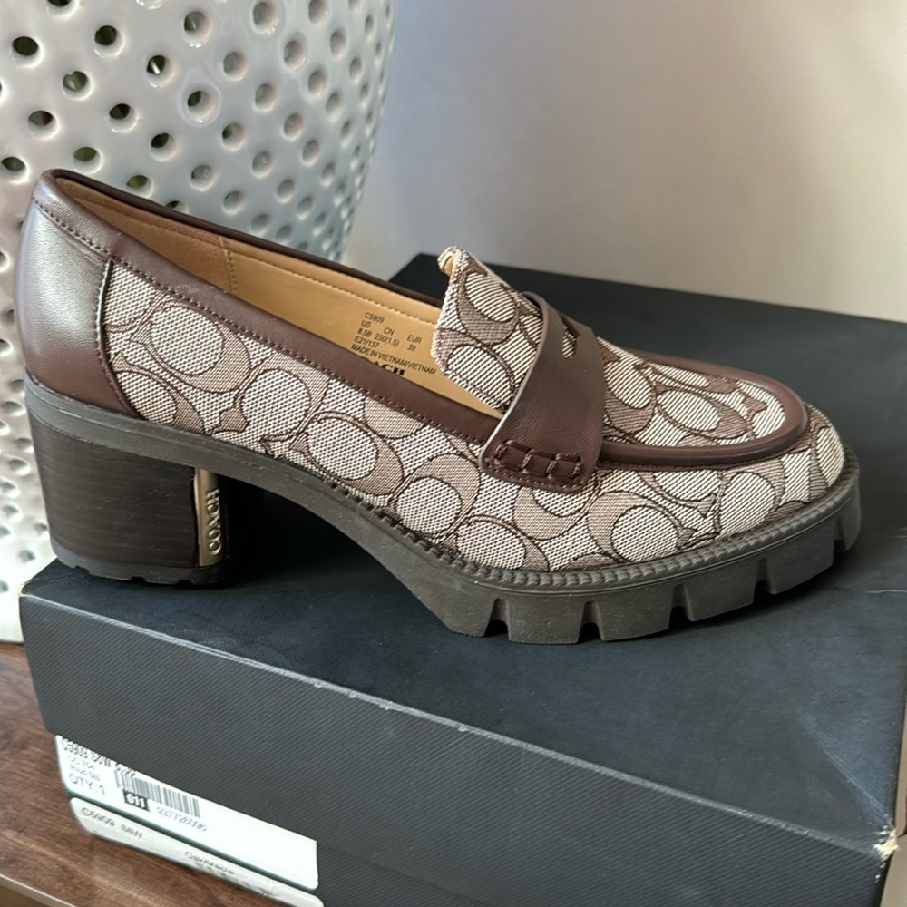 Coach women’s Cora Loafer Pump new with box - Picture 6 of 10